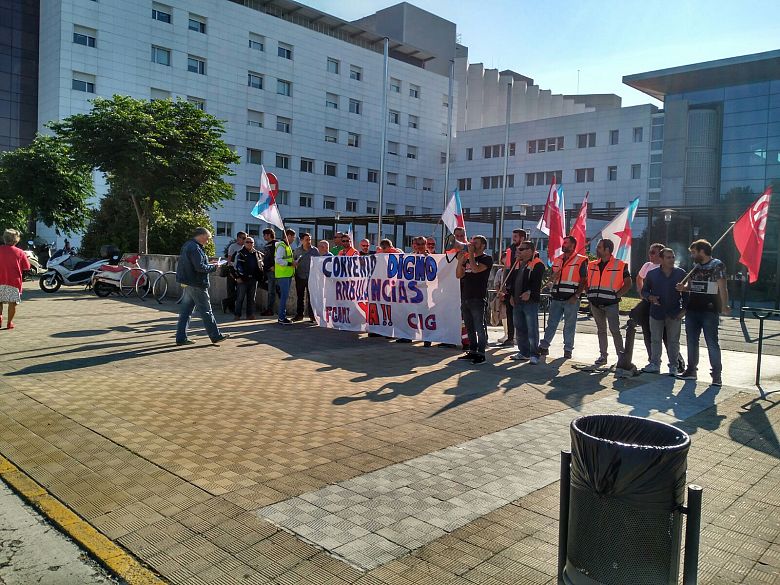 16-09-23 Concentracion ambulancias Ferrol1.jpg